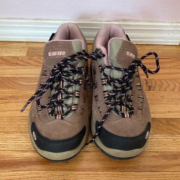 Like NEW Waterproof Hi-tec running/hiking - Picture 3 of 6